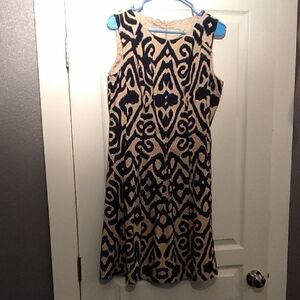 Elegant Black and Cream Patterned Dress